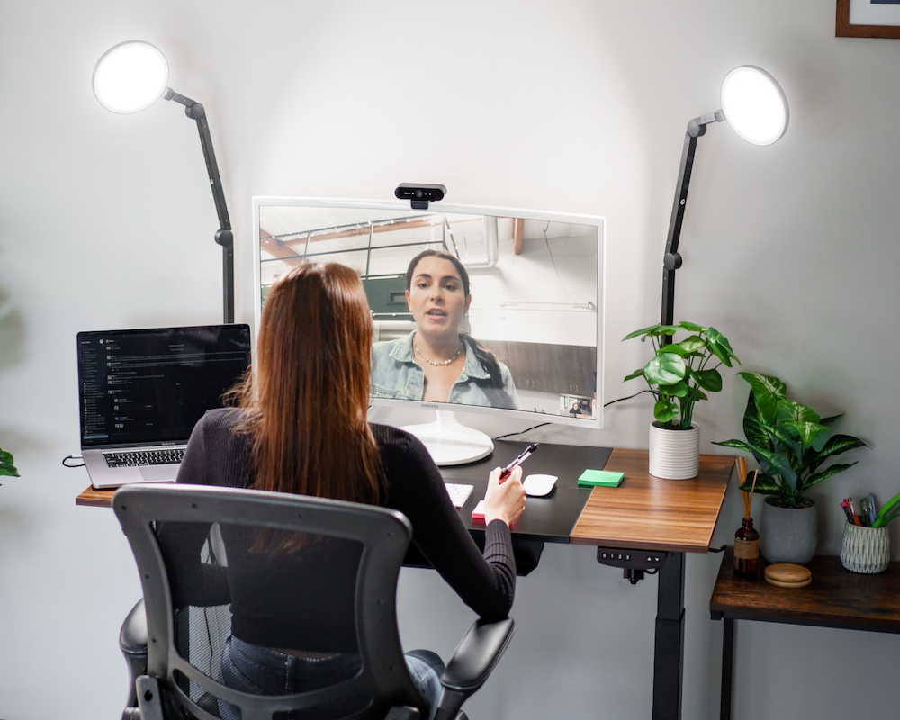 Light Tip: How To Avoid Glasses Glare