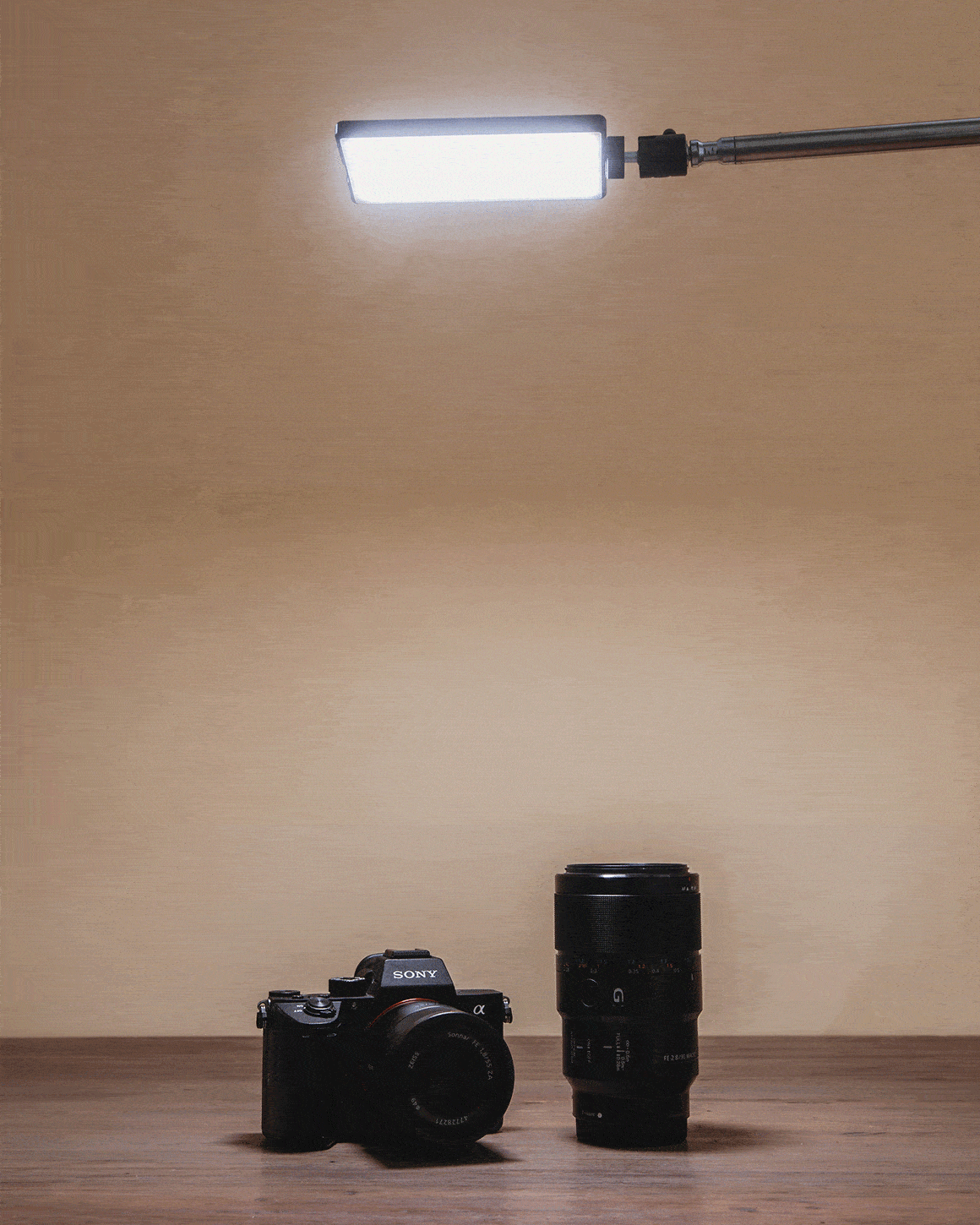 GIF showing spotlight effect of RGB Panel Pro Honeycomb light shaping accessory. LC-PPACC