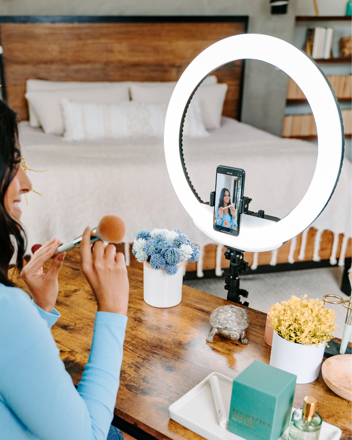 Lume Cube 18 Ring Light with Stand: Battery Powered, for Smartphones & Cameras, Portable, Adjustable Brightness & Color Temperature